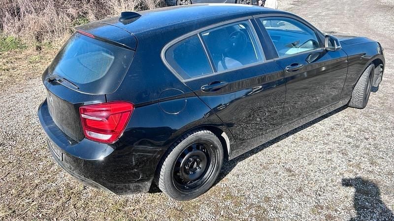Gebraucht BMW 116 136 PS (100 kW) 2012 Schwarz Kleinwagen