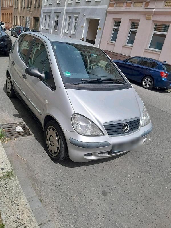 Grau Gebraucht 2001 Mercedes A160 Kleinwagen | 1.499 € (Fairer Preis) - Bild 1/4