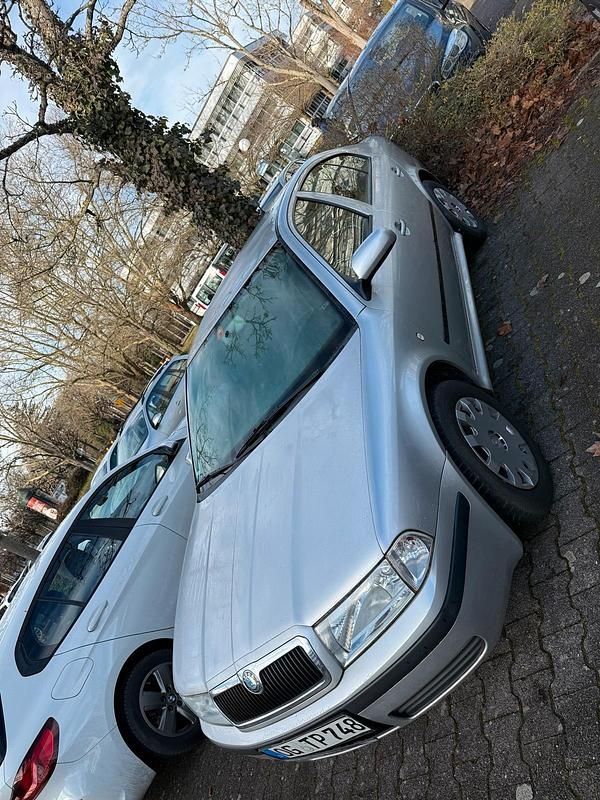 Gebraucht Skoda Octavia 102 PS (75 kW) 2001 Silber Limousine