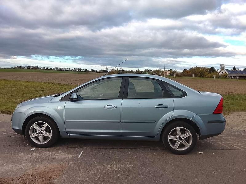 Gebraucht Ford Focus Ghia 116 PS (85 kW) 2006 Blau Limousine