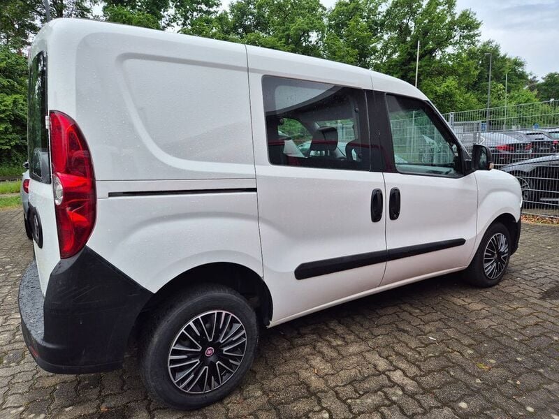 Gebraucht Fiat Doblò Basis 105 PS (77 kW) 2014 Weiß Van / Kleinbus