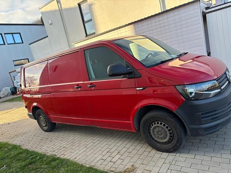 Gebraucht VW Transporter 84 PS (61 kW) 2016 Rot Van