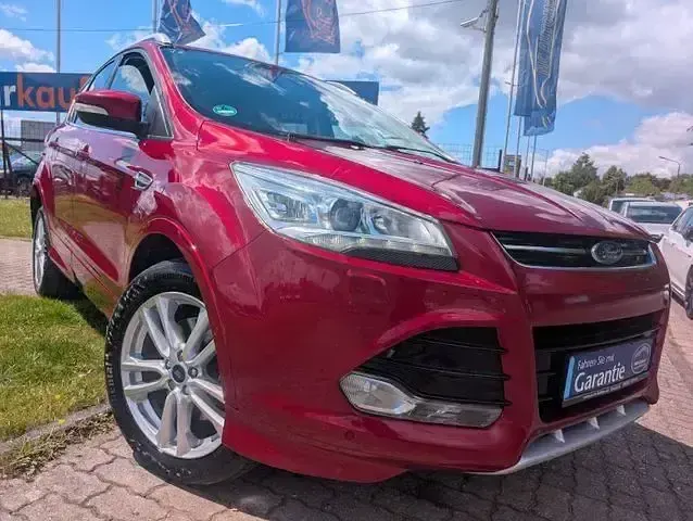 Gebraucht Ford Kuga Individual 180 PS (132 kW) 2016 Rot SUV