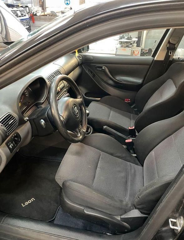 Gebraucht Seat Leon 105 PS (77 kW) 2002 Schwarz Kleinwagen