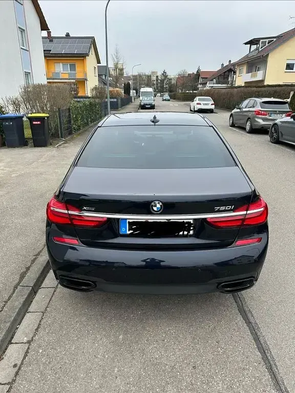 Gebraucht BMW 750 Performance 449 PS (330 kW) 2017 Schwarz Limousine