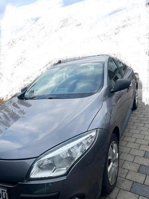 Gebraucht Renault Mégane III Dynamique 110 PS (80 kW) 2012 Grau Limousine