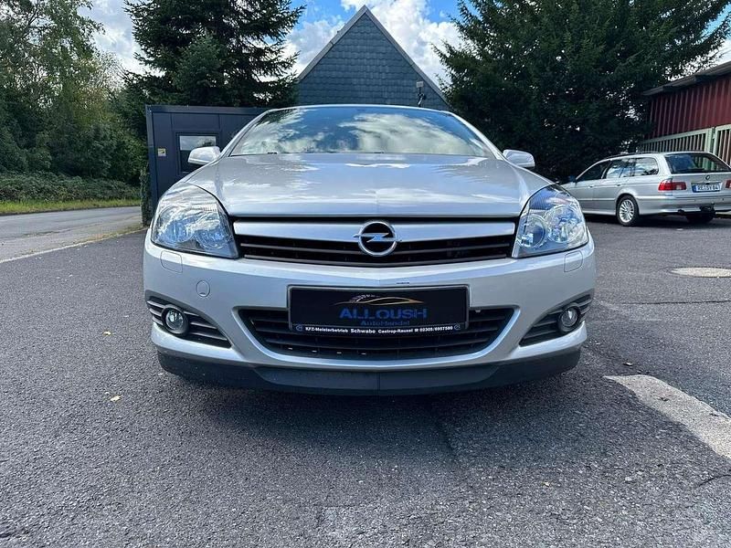 Silber Gebraucht 2005 Opel Astra GTC Limousine | 1.499 € (Guter Preis) - Bild 1/4