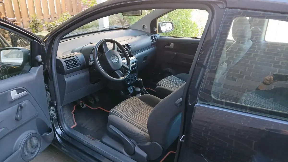 Gebraucht VW Fox 55 PS (40 kW) 2005 Schwarz Kleinwagen