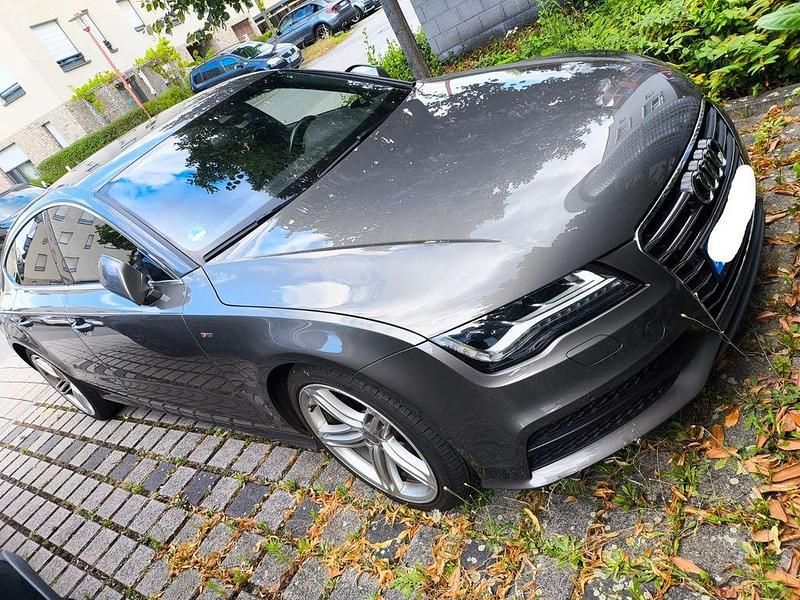 Grau Gebraucht 2011 Audi A7 Sportback Sport Kleinwagen | 17.100 € (Fairer Preis) - Bild 1/4