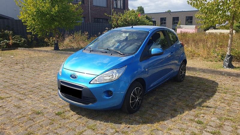 Blau Gebraucht 2015 Ford Ka Kleinwagen | 3.300 € (Fairer Preis) - Bild 1/4