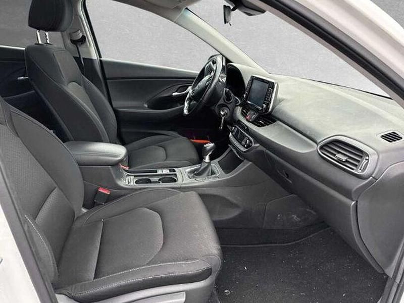Gebraucht Hyundai i30 103 PS (75 kW) 2017 Weiß Kombi