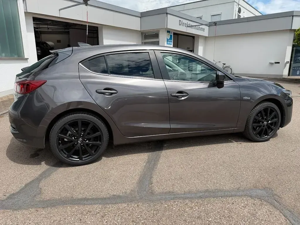 Gebraucht Mazda 3 Exclusive-Line 120 PS (88 kW) 2019 Grau Limousine