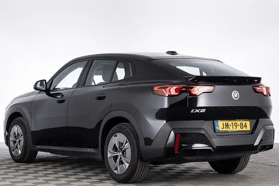 Gebraucht BMW iX2 150 kW (204 PS) 2025 Schwarz SUV