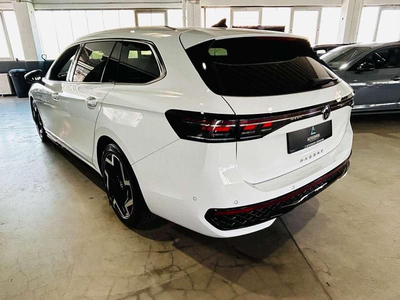 Gebraucht VW Passat R-line 150 PS (110 kW) 2025 Weiß Kombi