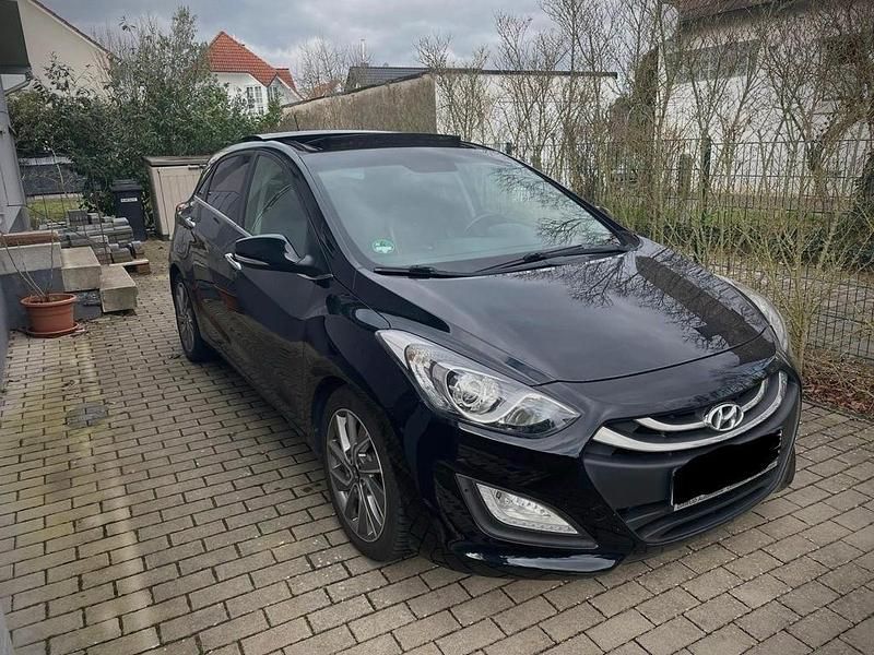 Gebraucht Hyundai i30 105 PS (77 kW) 2014 Schwarz Limousine