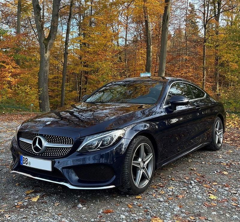 Blau Gebraucht 2016 Mercedes C180 AMG line Coupé | 17.900 € (Fairer Preis) - Bild 1/4