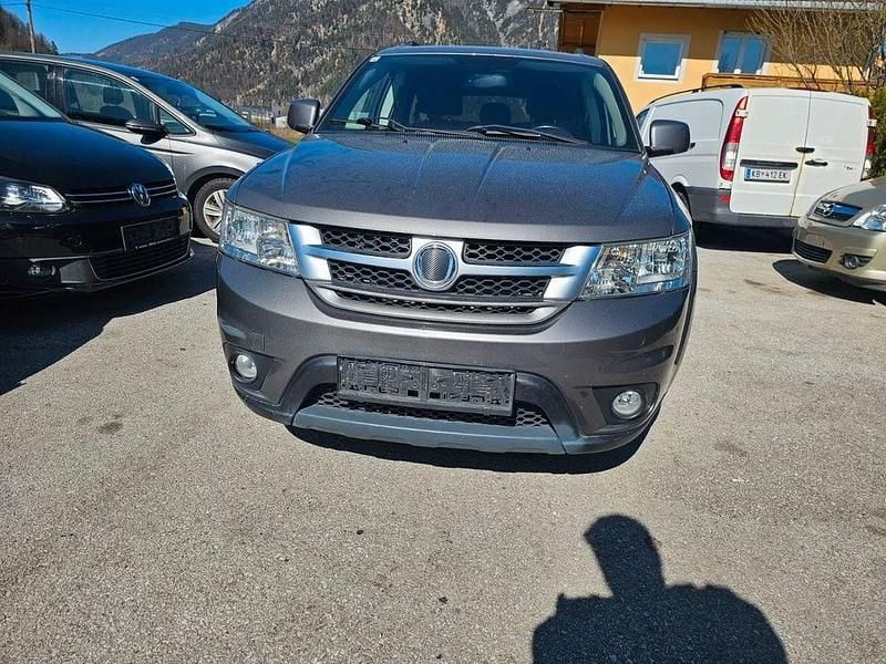 Gebraucht Fiat Freemont 170 PS (125 kW) 2012 Grau SUV