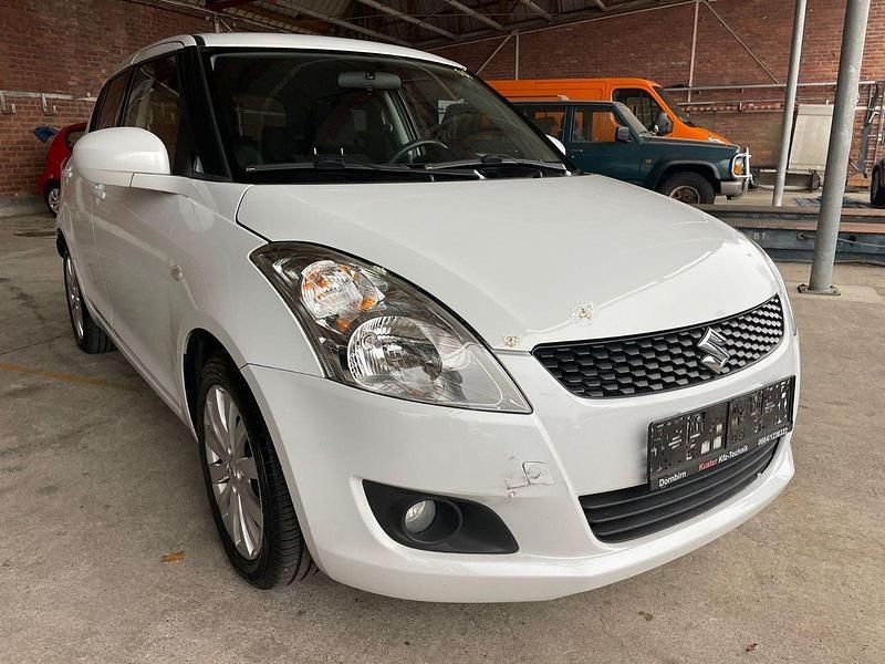 Gebraucht Suzuki Swift Comfort 94 PS (69 kW) 2013 Weiß Kleinwagen