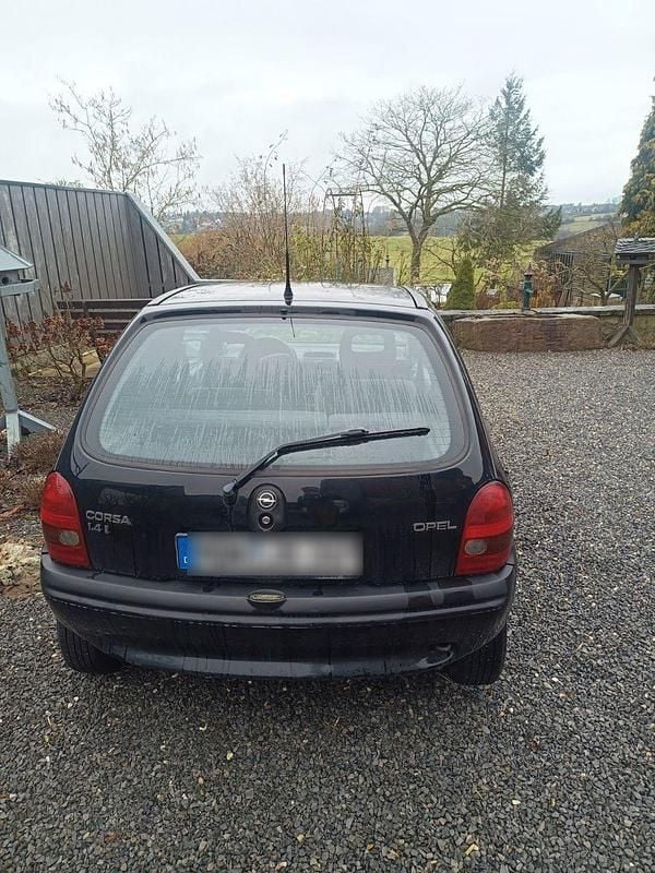 Gebraucht Opel Corsa 60 PS (44 kW) 1997 Schwarz Kleinwagen