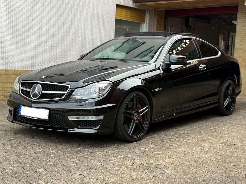 Schwarz Gebraucht 2014 Mercedes C63 AMG AMG Coupé | 29.999 € - Bild 1/4