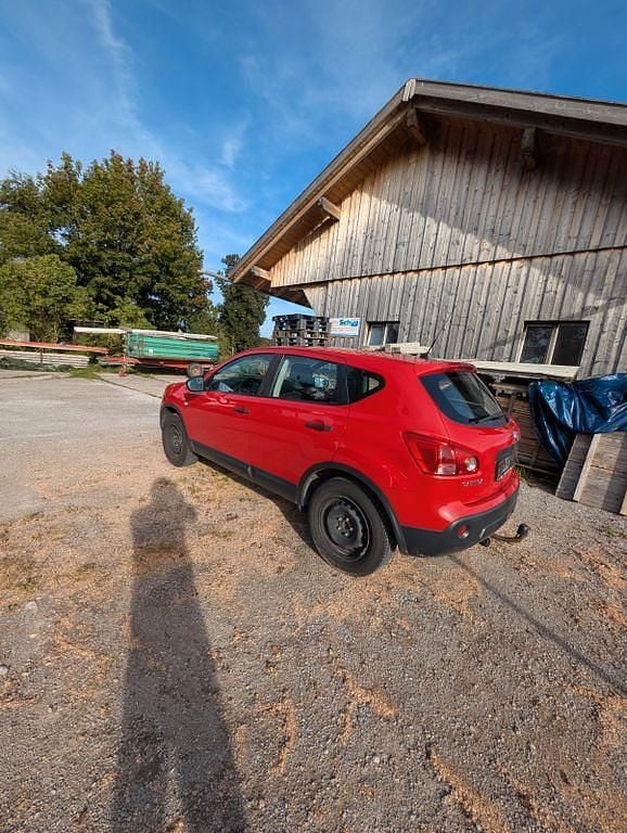 Rot Gebraucht 2009 Nissan Qashqai Acenta SUV | 3.900 € (Guter Preis) - Bild 1/4