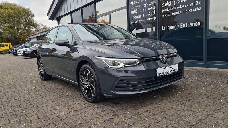 Grau Gebraucht 2022 VW Golf VIII Life Limousine | 19.990 € (Guter Preis) - Bild 1/4