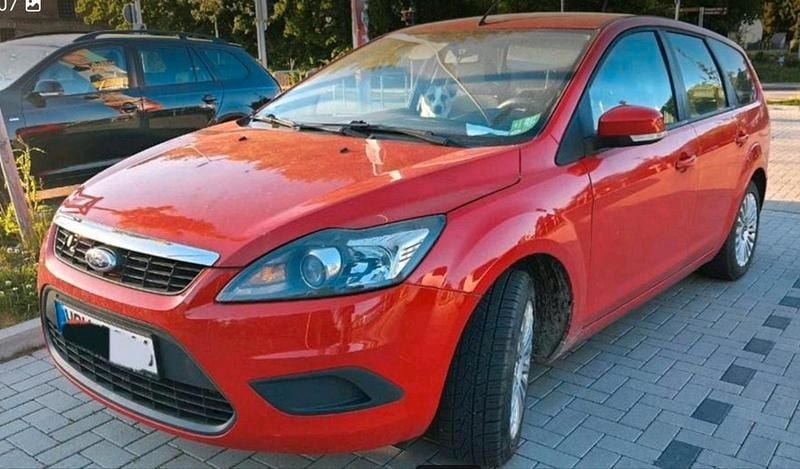 Rot Gebraucht 2009 Ford Focus Kombi | 3.700 € (Teuer) - Bild 1/4