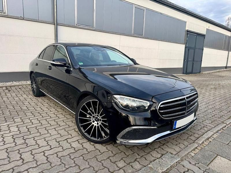 Gebraucht Mercedes E220 Exclusive 194 PS (142 kW) 2020 Schwarz Limousine
