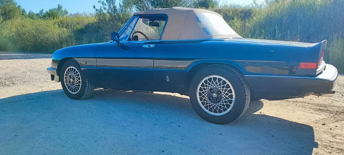 Gebraucht Alfa Romeo Spider 126 PS (92 kW) 1985 Schwarz Cabrio