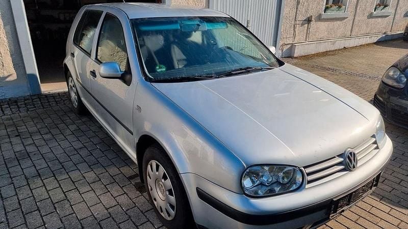 Gebraucht VW Golf IV 105 PS (77 kW) 2001 Silber Limousine