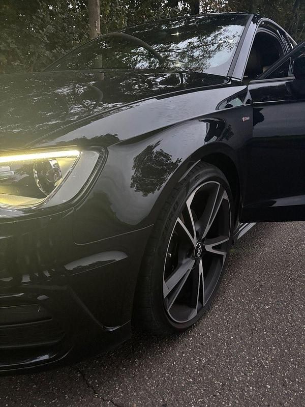 Second-hand Audi A3 S-Line 125 CP (91 kW) 2012 Negru Hatchback