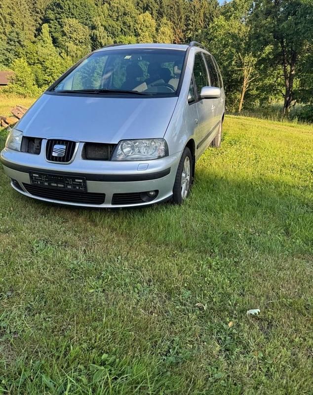 Silber Gebraucht 2008 Seat Alhambra Van / Kleinbus | 1.000 € (Superpreis) - Bild 1/4