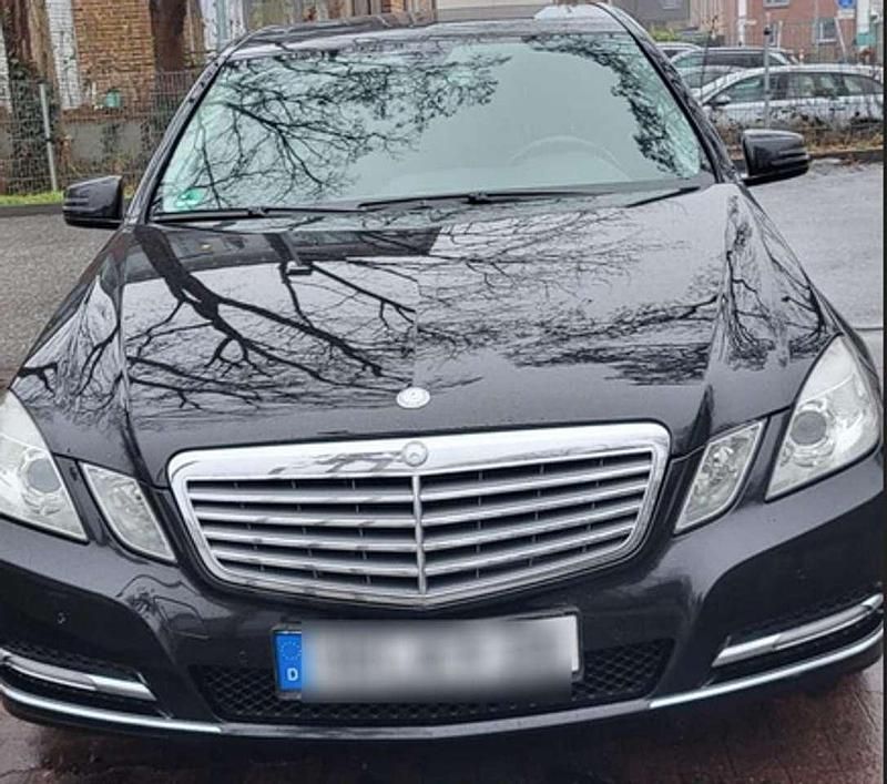 Gebraucht Mercedes 220 170 PS (125 kW) 2012 Schwarz Limousine
