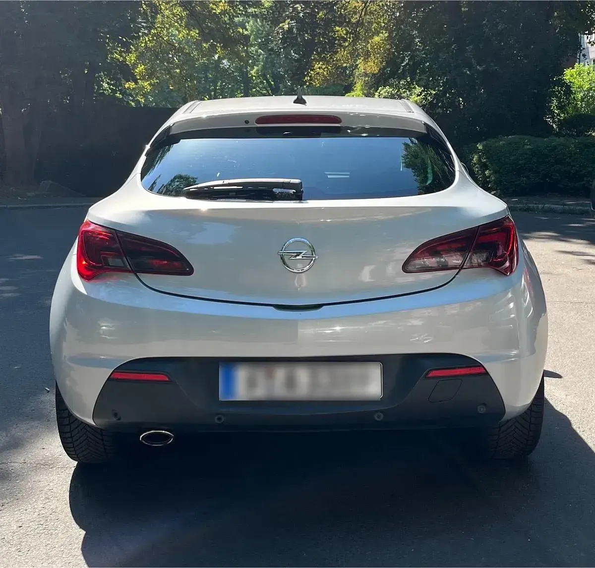 Gebraucht Opel Astra GTC 165 PS (121 kW) 2012 Silber Coupé