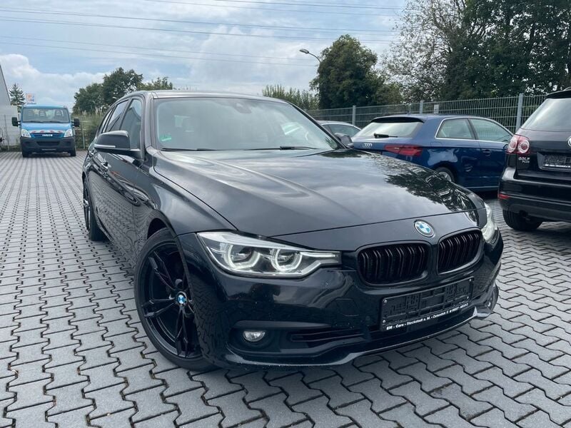 Gebraucht BMW 330 Sport Line 258 PS (189 kW) 2016 Schwarz Kombi