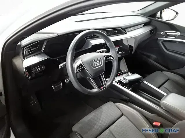 Gebraucht Audi Q8 Sportback e-tron Advanced Plus 250 kW (340 PS) 2024 Gletscherweiß metallic SUV