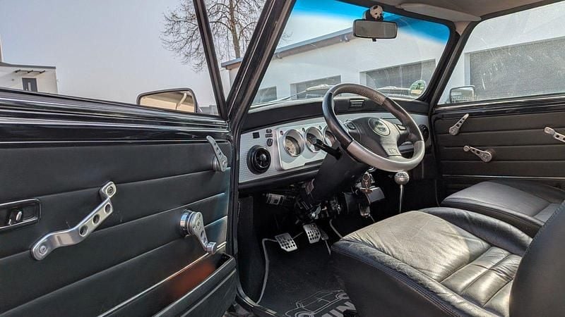 Second-hand Mini 1300 64 CP (47 kW) 2000 Negru Hatchback