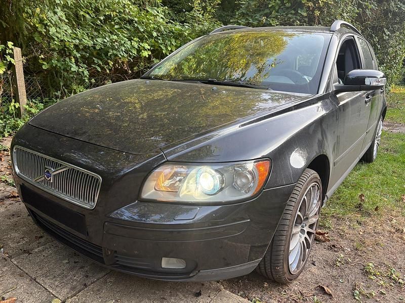 Schwarz Gebraucht 2006 Volvo V50 Summum Kombi | 3.350 € (Guter Preis) - Bild 1/4