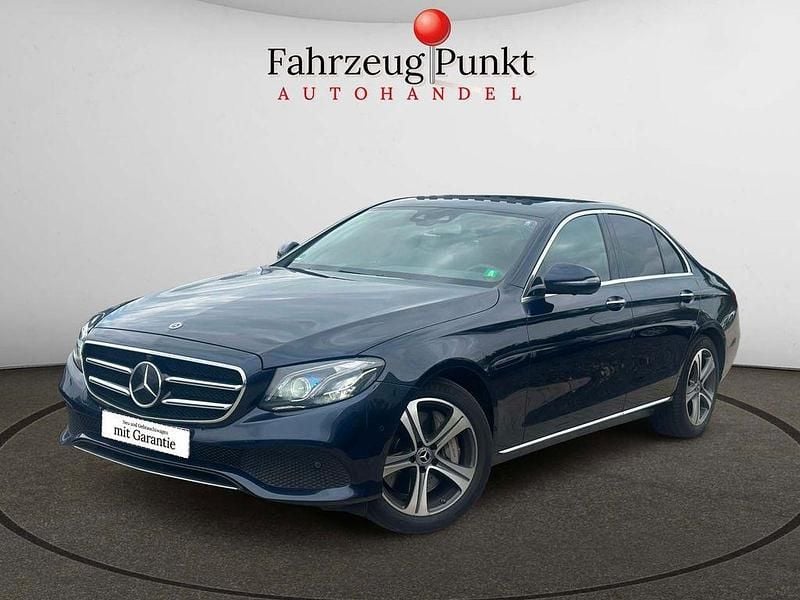 Blau Gebraucht 2019 Mercedes E400 Limousine | 33.900 € (Fairer Preis) - Bild 1/4