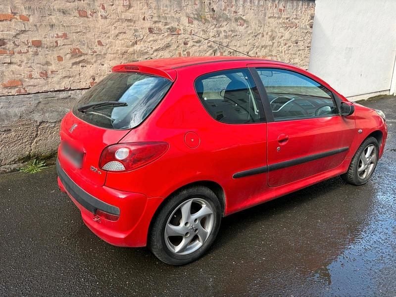 Gebraucht Peugeot 206+ 60 PS (44 kW) 2010 Kleinwagen