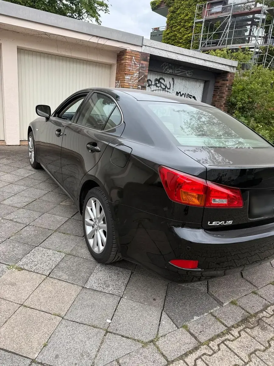 Gebraucht Lexus IS220d 177 PS (130 kW) 2006 Schwarz Limousine