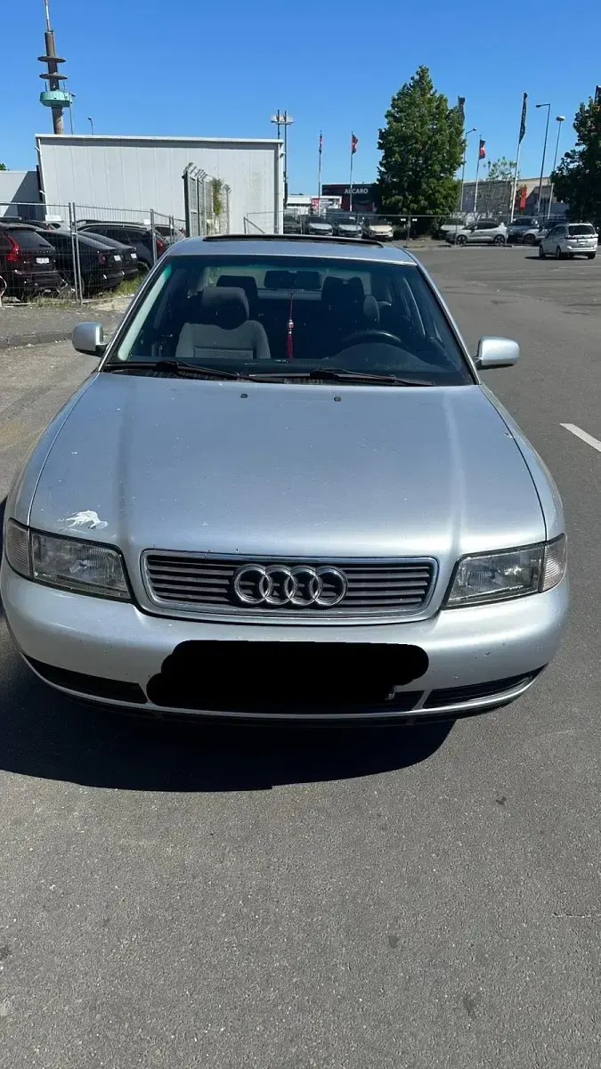Second-hand Audi A4 125 CP (91 kW) 1997 Argintiu Berlinǎ