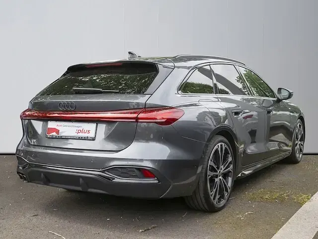 Gebraucht Audi A5 Ambiente 204 PS (150 kW) 2025 Daytonagrau perleffekt Kombi