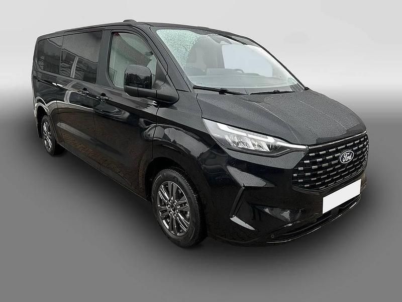 Gebraucht Ford Tourneo Titanium 136 PS (100 kW) 2025 Schwarz Van / Kleinbus