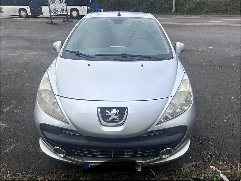 Gebraucht Peugeot 207 CC 120 PS (88 kW) 2008 Silber Cabrio