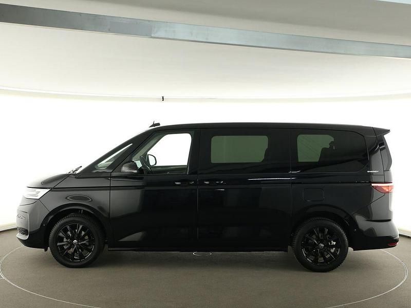 Neu VW Multivan 150 PS (110 kW) 2026 Deep black perleffekt Van