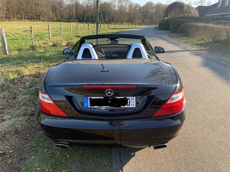 Gebraucht Mercedes SLK200 184 PS (135 kW) 2011 Schwarz Cabrio
