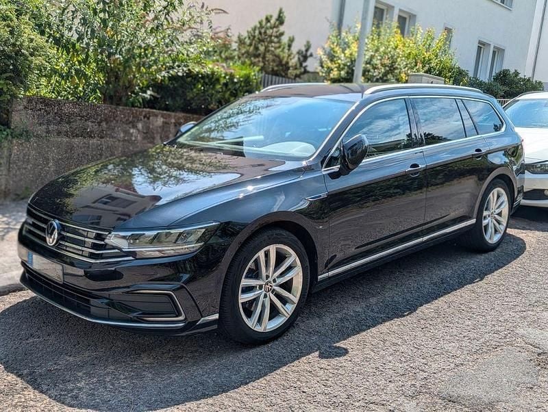Schwarz Gebraucht 2020 VW Passat GTE Kombi | 17.690 € (Guter Preis) - Bild 1/4