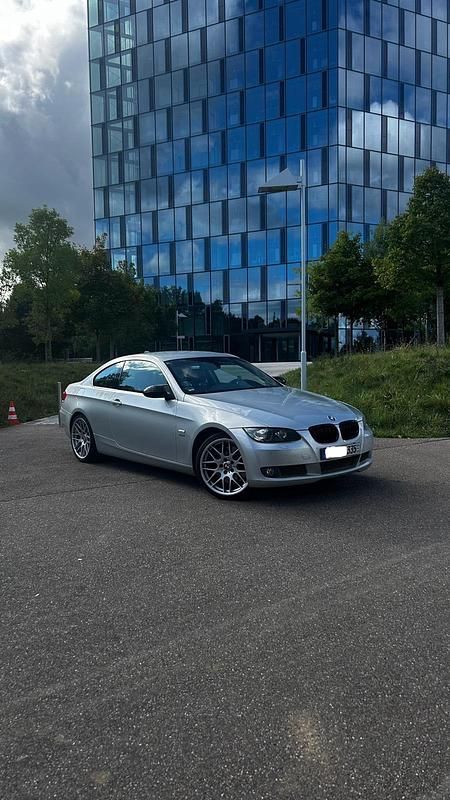Gebraucht BMW 335 306 PS (225 kW) 2008 Silber Coupé