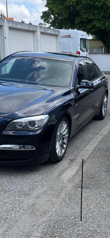 Schwarz Gebraucht 2015 BMW 730 Limousine | 23.599 € (Guter Preis) - Bild 1/4